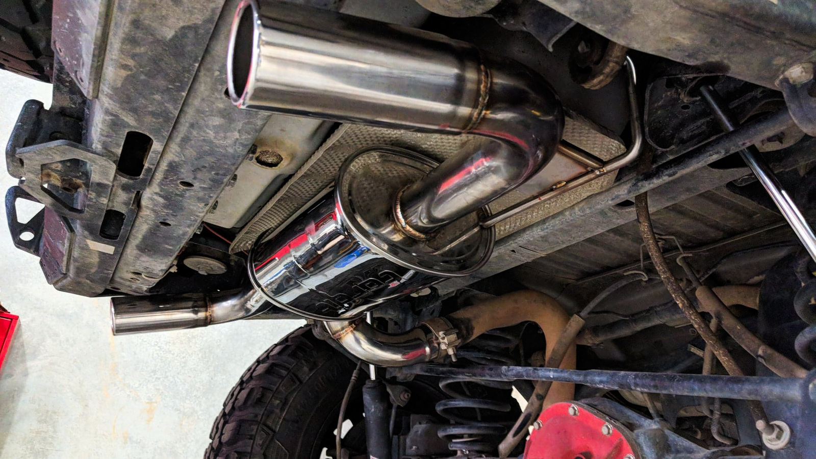 Dual Exit Performance Exhaust w Sports Rear Muffler Jeep Wrangler - Torqit